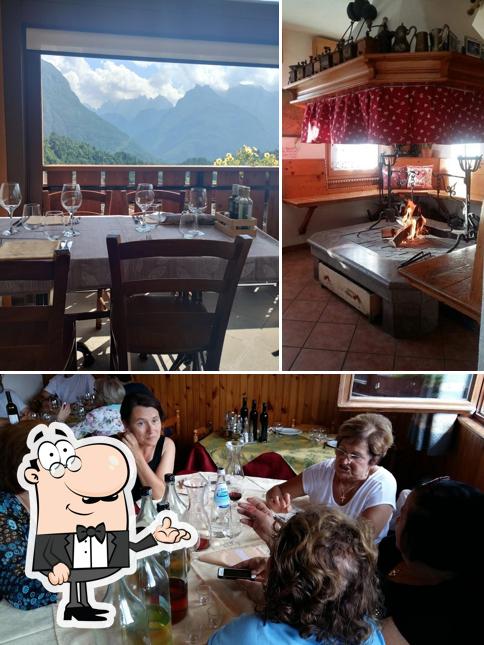 Siediti a un tavolo di Bar Ristorante da Carla