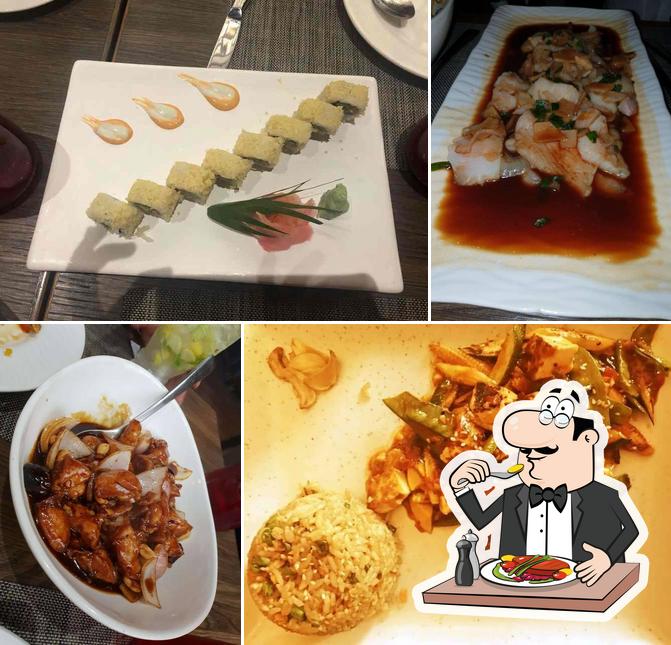 Food at The Noble House at Holiday Inn Mayur Vihar