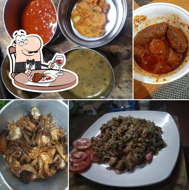Order meat dishes at Pauls Kitchen