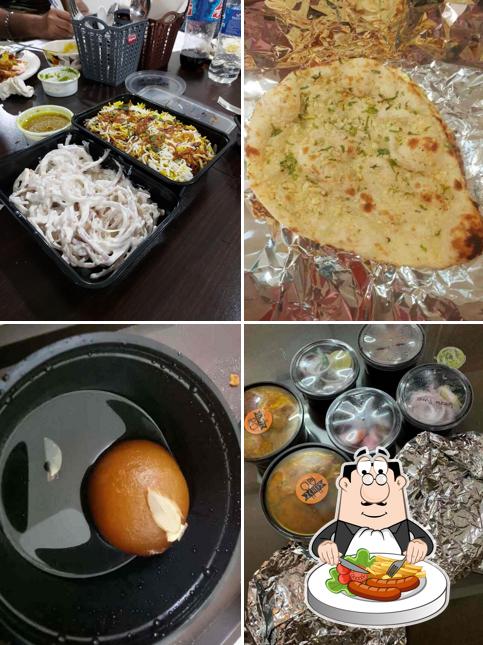 Food at 2 Chefs