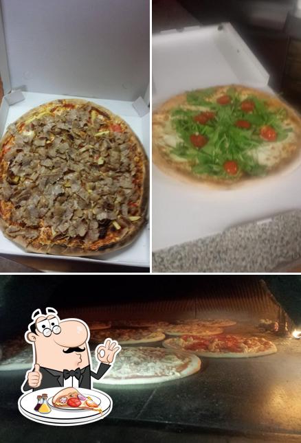 A Trattoria San Giovanni, puoi ordinare una bella pizza