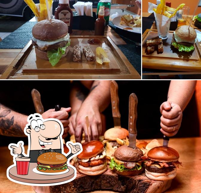 Delicie-se com um hambúrguer no Black Gastronomia