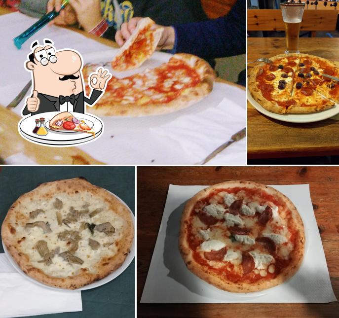 Ordina una pizza a Pizzeria La Taverna Degli Amici