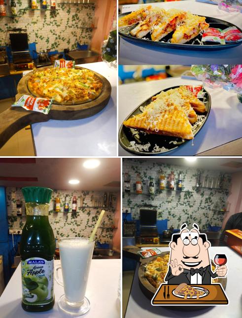 Order pizza at Dream cafe