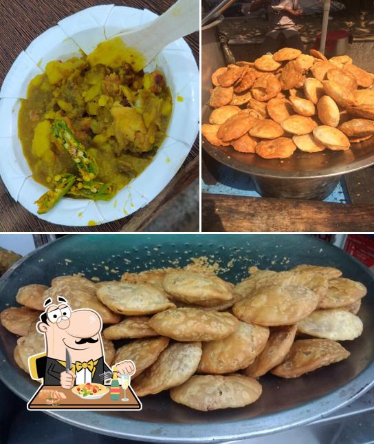 Food at Gupta Ji Kachori Wale