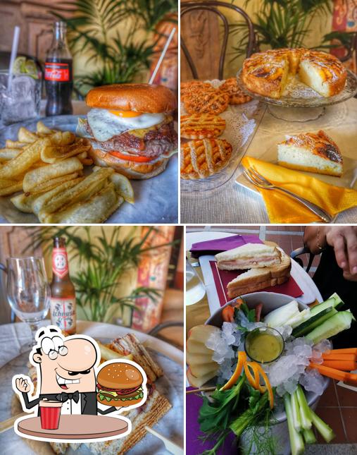 Prenditi un hamburger a Cafè Florian