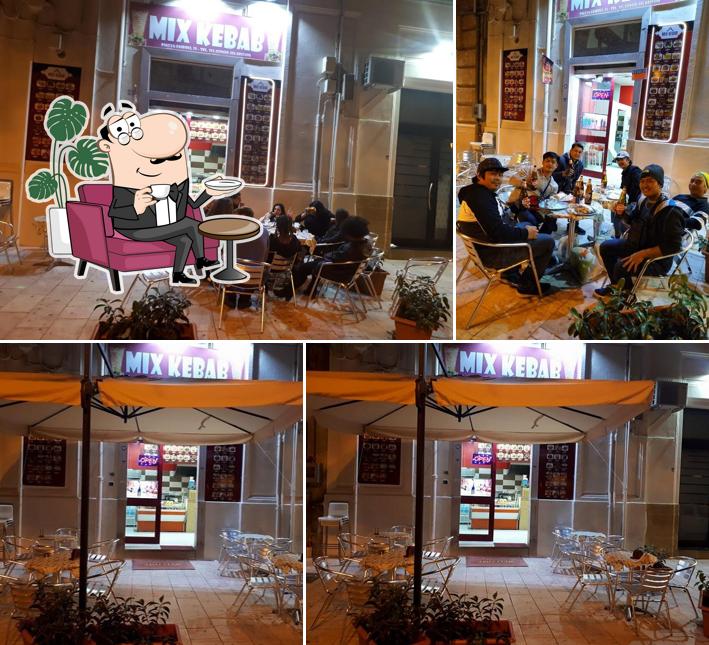 Gli interni di mix-kebab halal