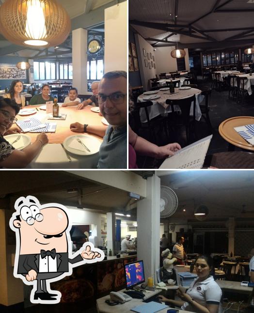 Veja imagens do interior do Amici Pizza & Cibo