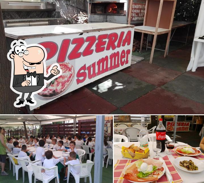 Dai un'occhiata agli interni di Pizzeria Summer