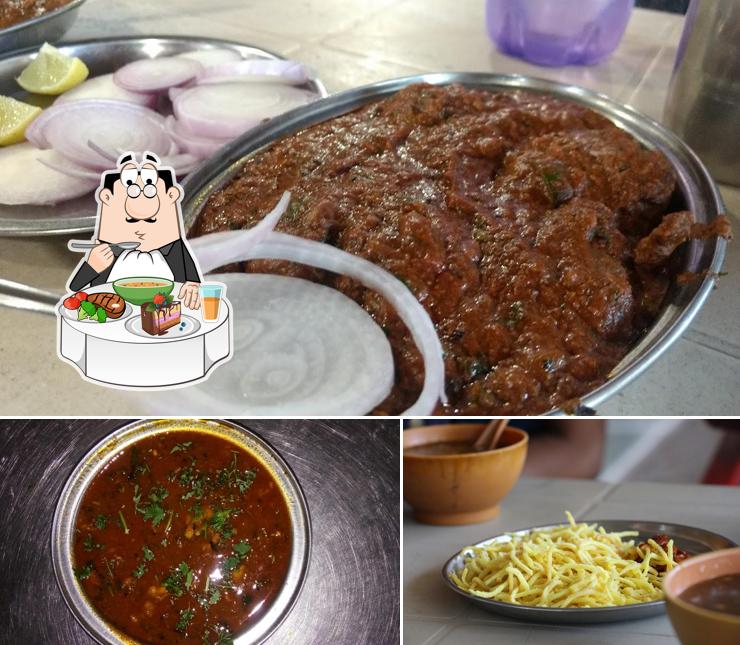Hot and sour soup at Samarth Dhaba