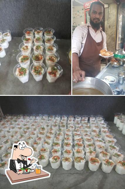 Food at Shabbir bhai pani puri