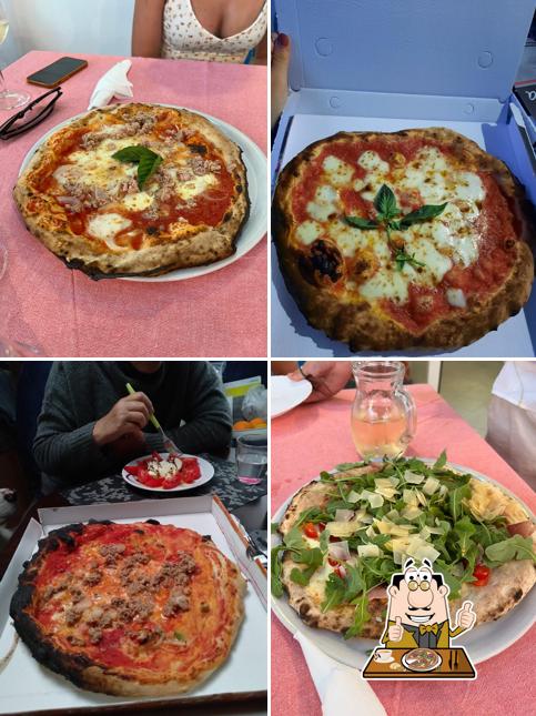 Prova una pizza a Pizzeria Villaggio Dei Pini