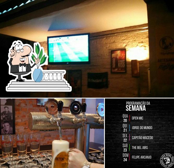 A exterior e interior do restaurante