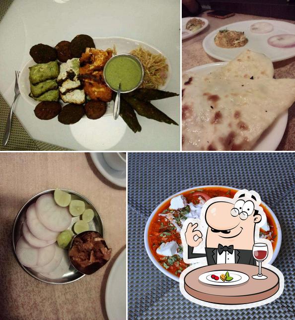 Food at People's Dine