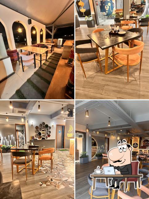 Take a seat at one of the tables at Osito Jaipur