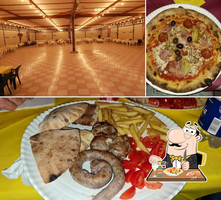 La cibo e interni del ristorante