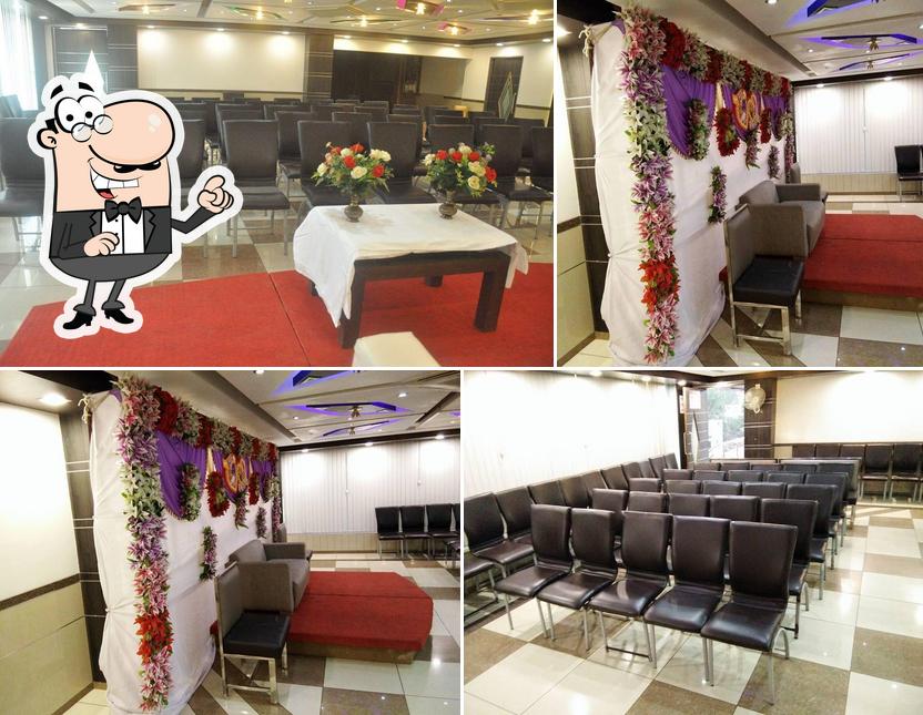 Paramount Restaurant