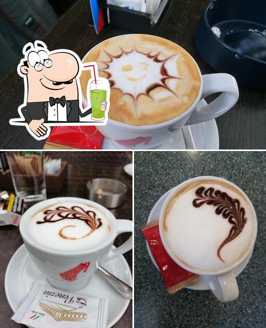 Goditi un drink a Bar Likerca