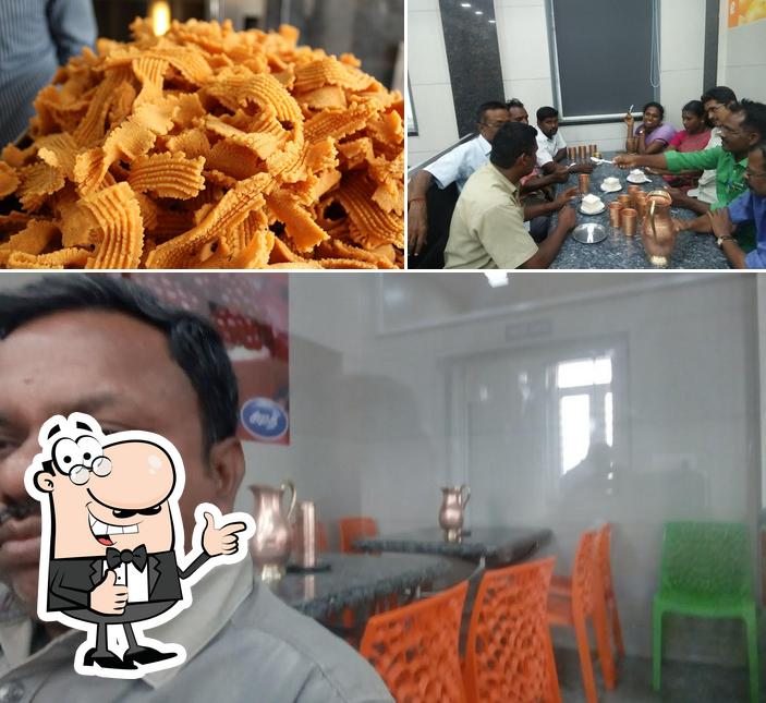 Here's a picture of Sumathy Palakarakadai And Restaurant