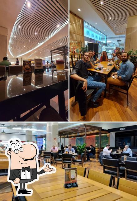 O interior do Restaurante Outback Steakhouse