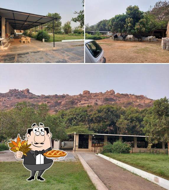 Here's a photo of Sri Family Restaurant