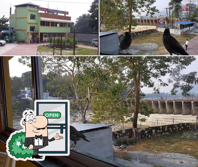 Check out how Gautam's Riverview Restaurant looks outside