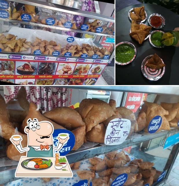 Food at Manoj variety samosa