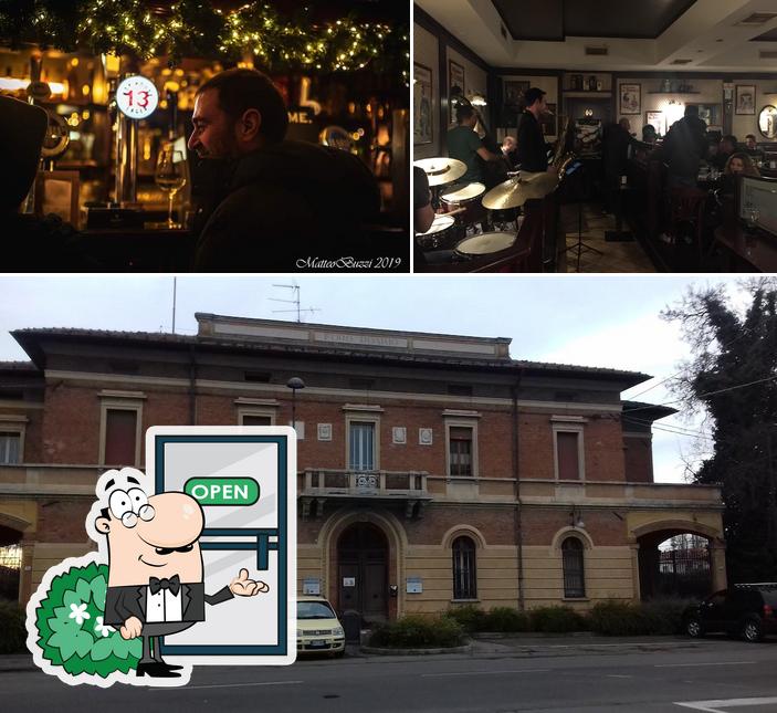 Guarda gli esterni di The Queen's Tavern