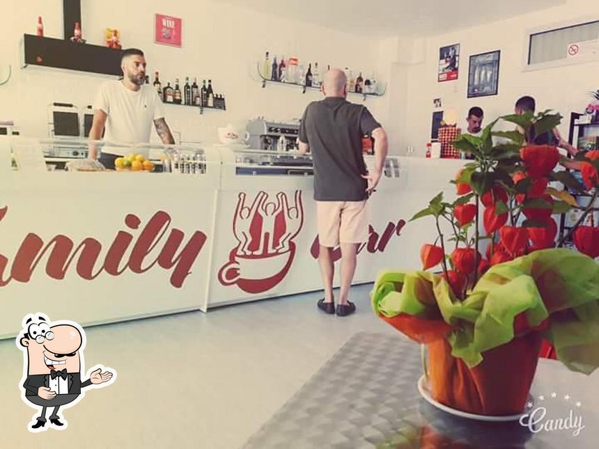 Guarda questa immagine di Family Bar