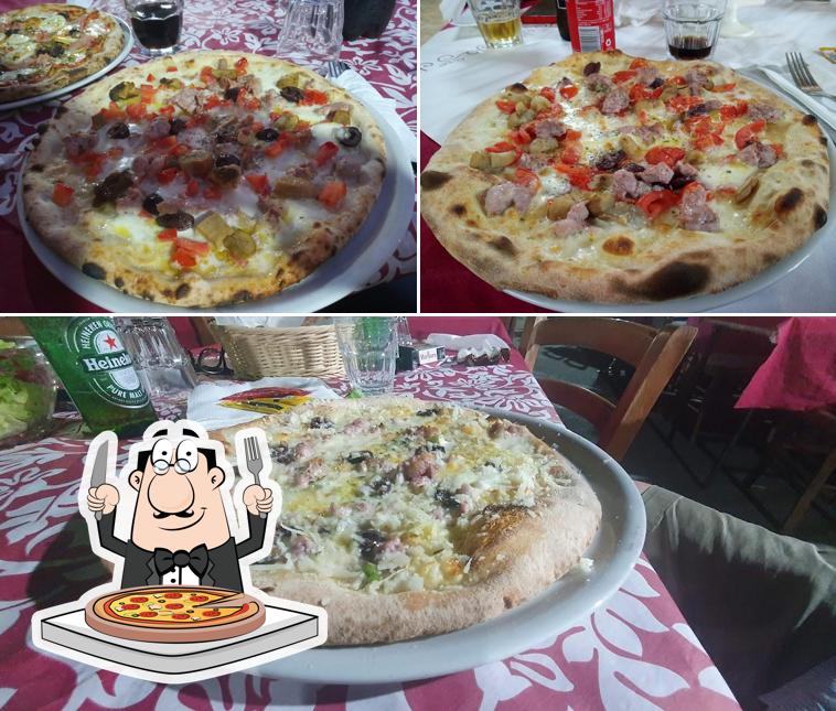 Prova una pizza a Antica Trattoria Reitana