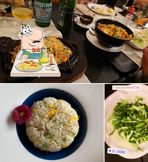Cibo al Ristorante Cinese e Giapponese Ri Zhong