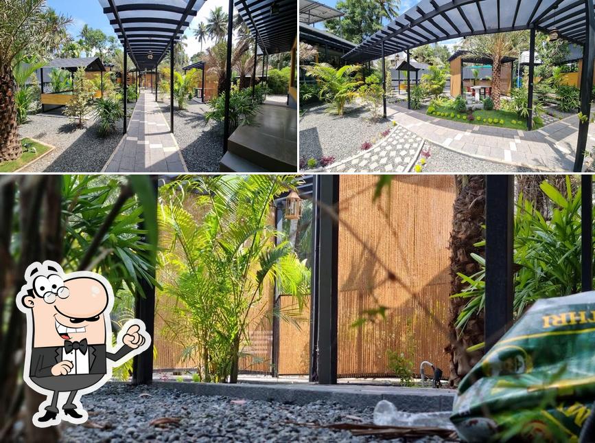 Check out how AraBQ Restaurant looks outside