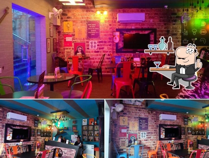 The interior of Cafe unplugged
