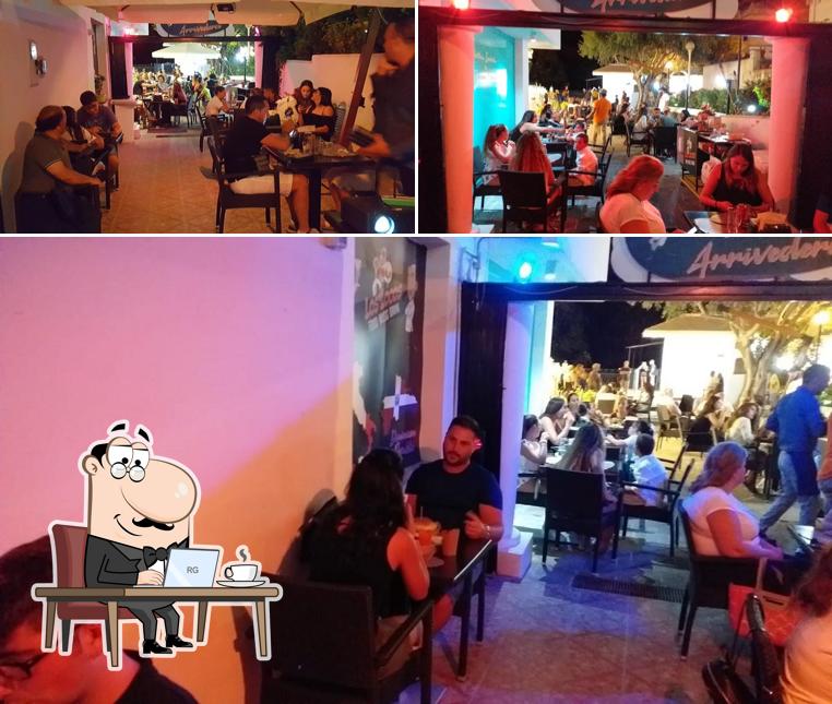 Gli interni di Los Locos Ischia