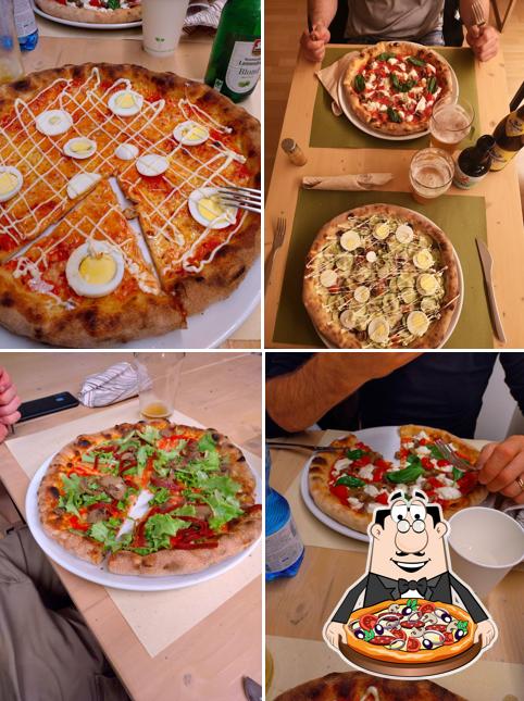 Ordina tra le svariate varianti di pizza