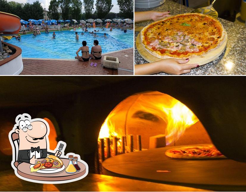 Ordina tra le svariate varianti di pizza