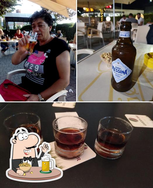 Puoi goderti un rinfrescante bicchiere di birra chiara o scura