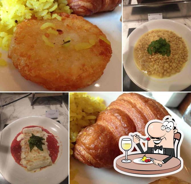 Food at Kochi Kitchen - Kochi Marriott Hotel