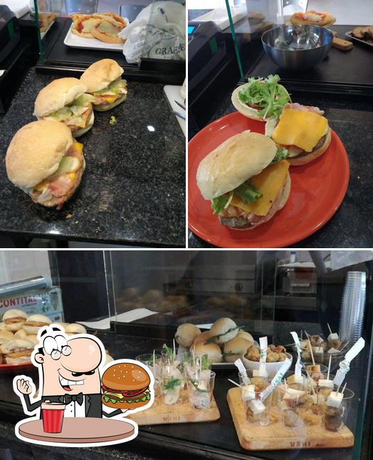 Prenditi un hamburger a La Dolce Vita Streeat