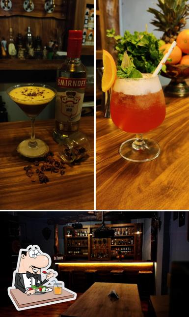 De Tavern is distinguished by food and interior
