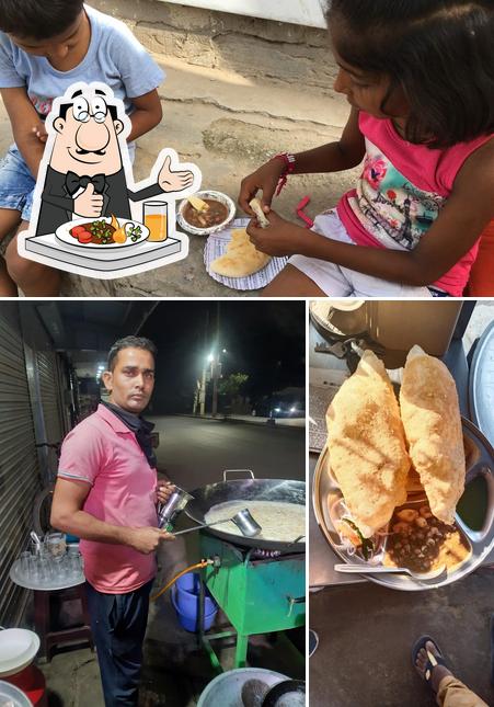 Food at Pahadganj Chhole Bhature
