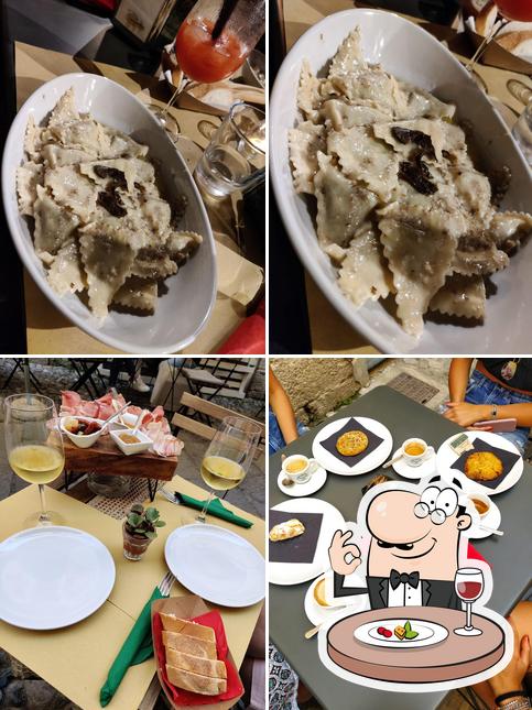La cibo e interni del ristorante