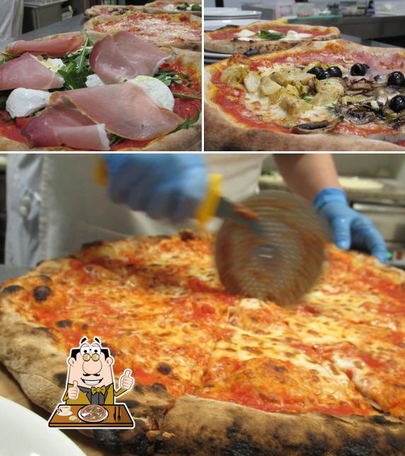 Scegli una pizza a Ristorante Serpente Aureo