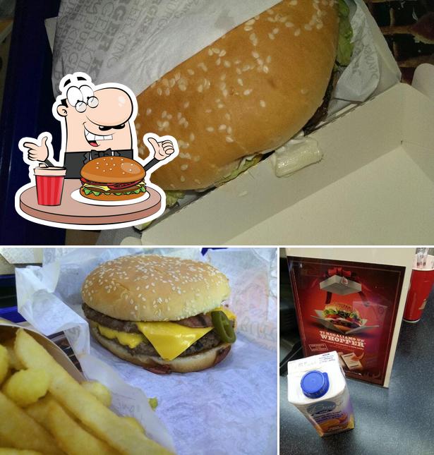 Ordina un hamburger a Burger King Parco Dora