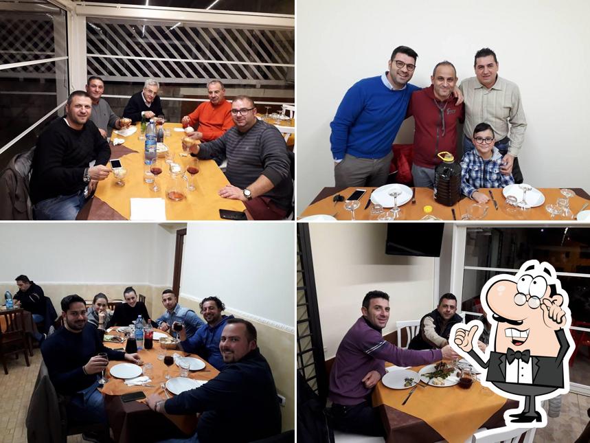 Gli interni di Bar da Mario