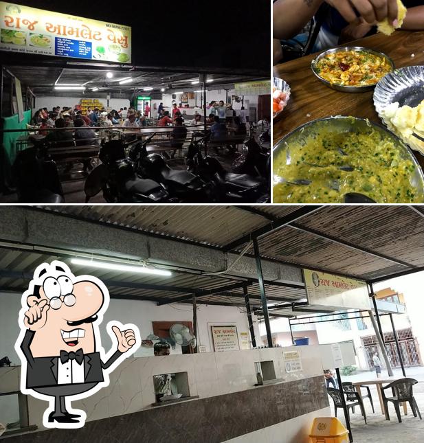 Check out how Raj Omelette Centre looks inside
