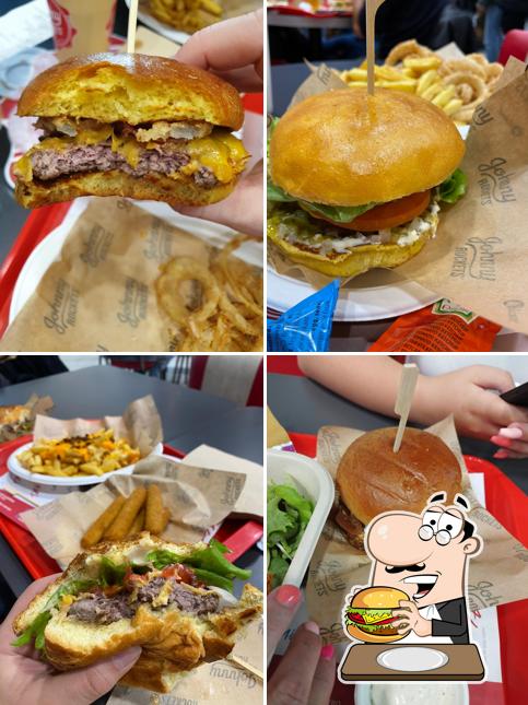 Prenditi un hamburger a Johnny Rockets