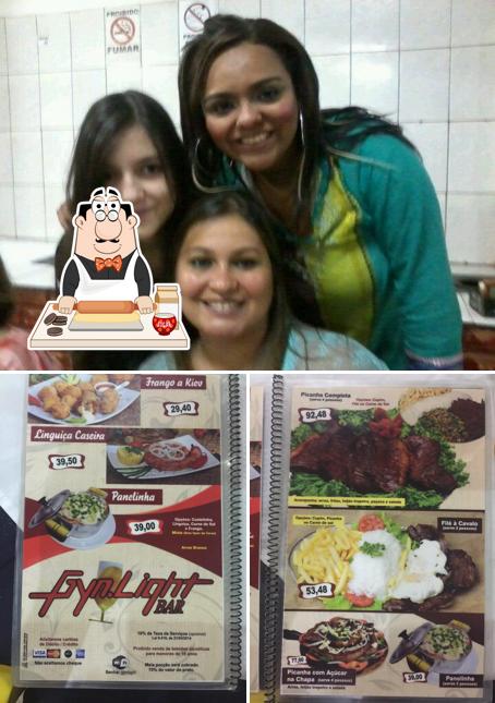 Gyn Ligth serve uma escolha de sobremesas