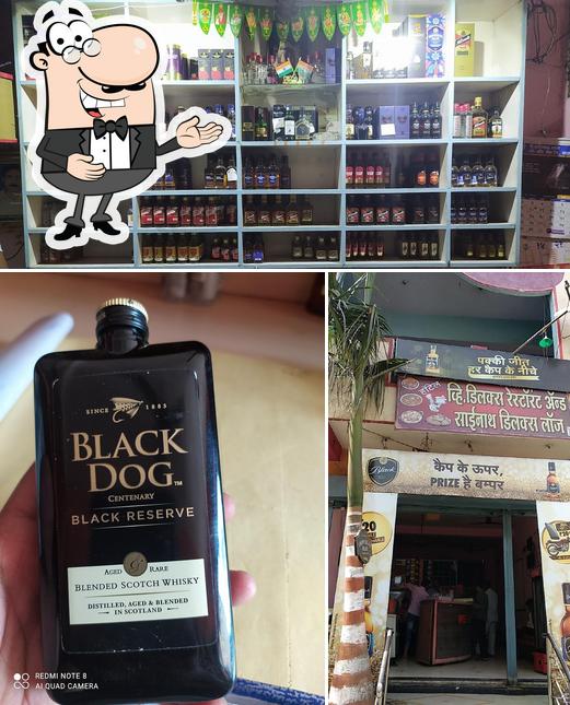 Look at the image of V Delux Bar