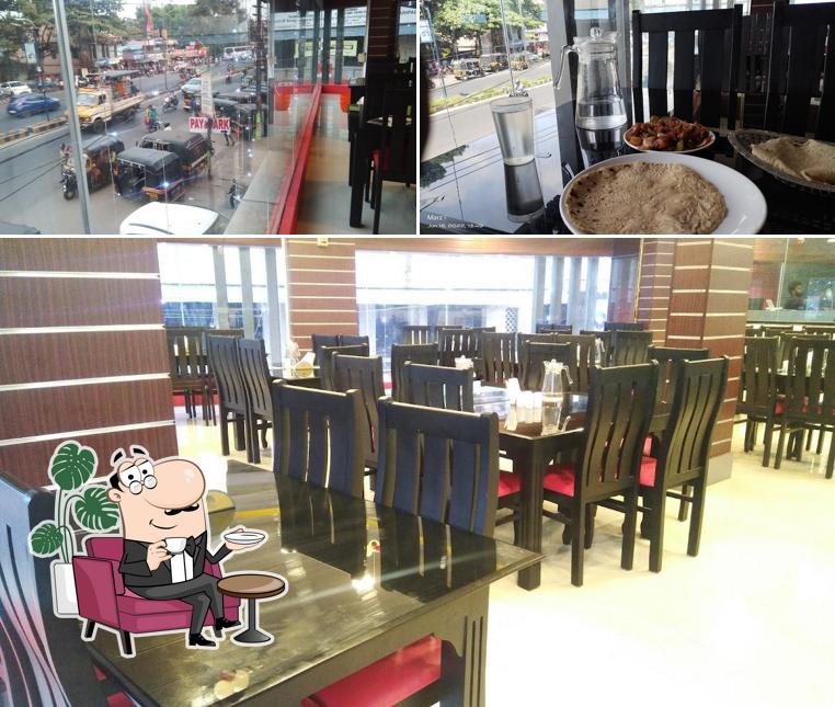 Check out how Sayas Kitchen looks inside